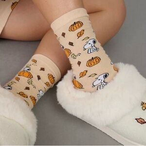American Eagle Peanuts Fall Pumpkin Crew Socks 2024 NWT